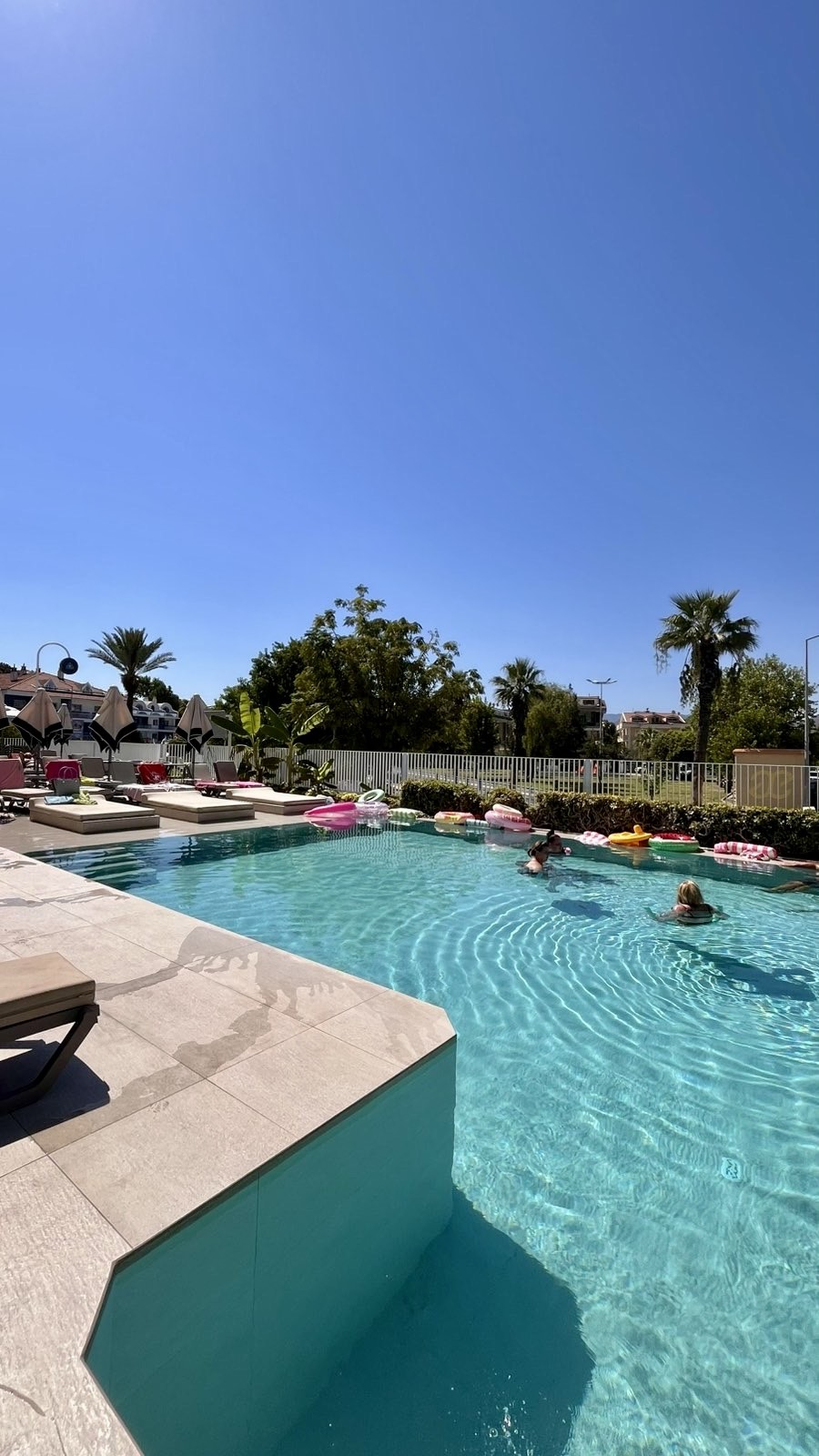 Aegean Princess Apartments Swimming Pool & Garden